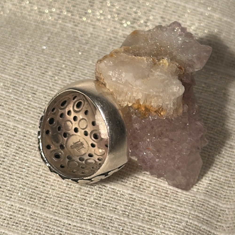 John Hardy Sterling Silver Dome Ring 
Size 8 1/4 - Picture 4 of 7